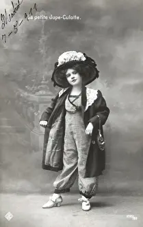 Handbag Prints: A young girl wearing Jupe-Culotte Attire