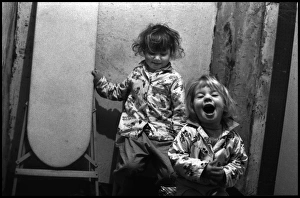 Images Dated 6th October 2015: Young sisters in pyjamas