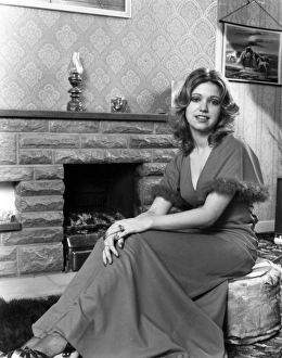 Images Dated 18th November 2016: Young woman in evening dress