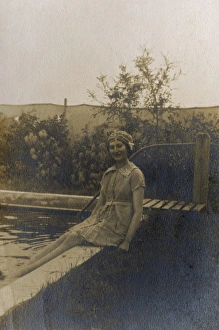 Images Dated 17th February 2017: Young woman, Madresfield, Worcestershire, WW1