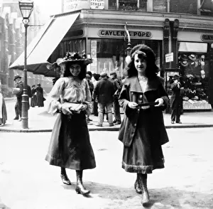Marylebone Prints: Two young women in Marylebone High Street, London