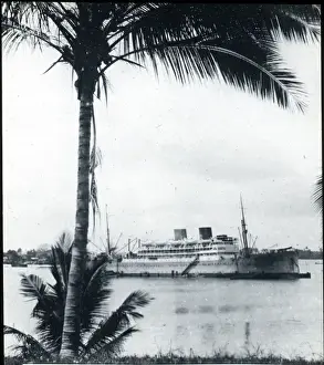 Zambia Prints: Zambia - Zimbabwe - Steam Ship, The Zambezi River