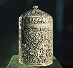 Notice Prints: Zamora Pyxis. 946. This pyxis has a notice explaining