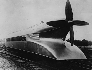 Images Dated 12th June 2017: Zeppelin Train 1930S