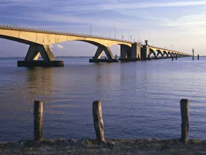 Images Dated 19th February 2018: ZIGRIKZEE BRIDGE 1994