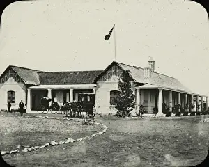 Bulawayo Prints: Zimbabwe (Rhodesia) - Building in Bulawayo with carriages