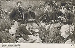 Zouaves Prints: Zouaves Troops preparing their meal - WWI